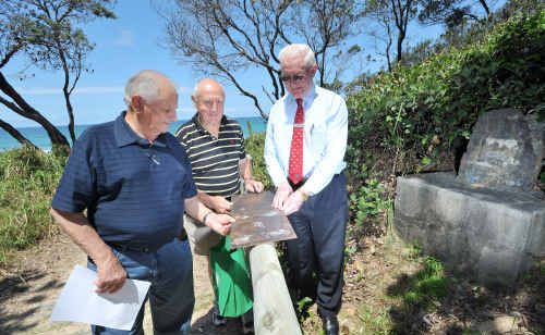 Keith Logue and Neil Chittick have arranged for a new plaque to be fitted to Lloyd Meyers’ beachside memorial. Keith Logue and Neil Chittick have arranged for a new plaque to be fitted to Lloyd Meyers’ beachside memorial.